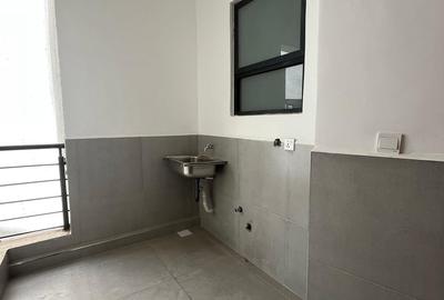 Serviced 2 Bed Apartment with En Suite in Kilimani - 4