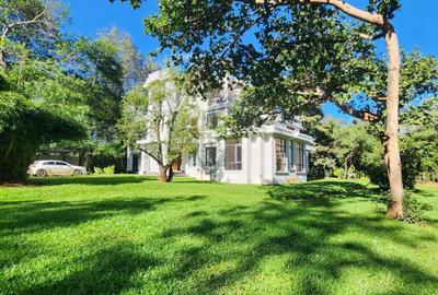 5 Bed Townhouse with En Suite in Karen - 2