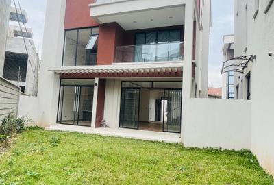 5 Bed Townhouse with En Suite in Lavington
