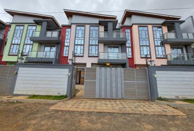 4 Bed Townhouse with En Suite at Kamakis