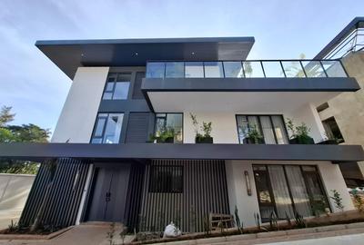 5 Bed Townhouse with En Suite in Lavington - 2