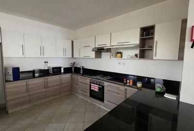 Furnished 2 Bed Apartment with En Suite in Brookside - 2
