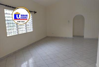 3 Bed House with En Suite in Nyali Area - 2