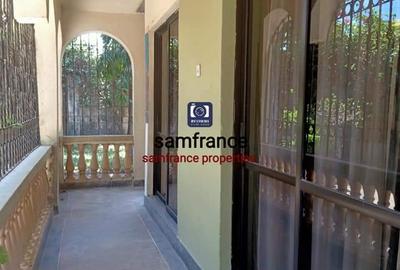 4 Bed Townhouse with En Suite at Beach Road - 4