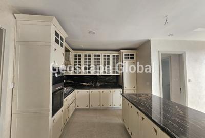 4 Bed Apartment with En Suite in General Mathenge - 4