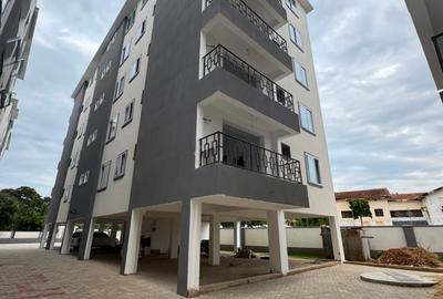 Serviced 3 Bed Apartment with Swimming Pool at Beach Road - 4