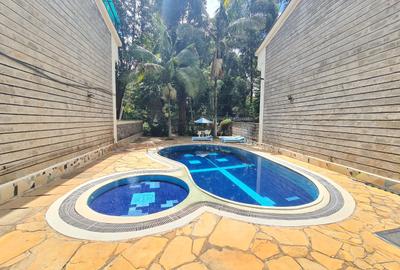 4 Bed Townhouse with En Suite at Off Brook House Drive - 2