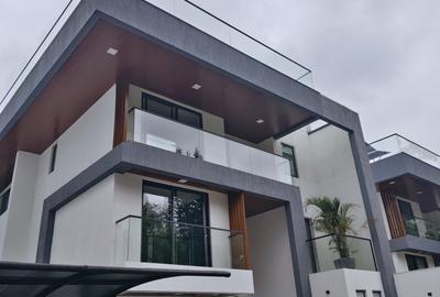 6 Bed Villa with En Suite in Lavington