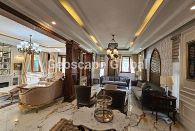 6 Bed House with En Suite in Lavington - 2