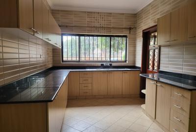 4 Bed Apartment with En Suite in General Mathenge - 4