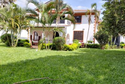 5 Bed House with En Suite in Runda - 3