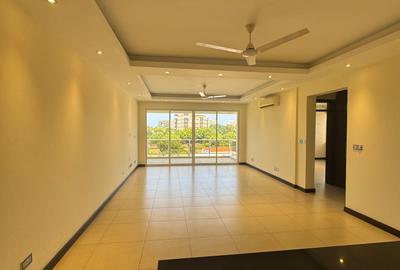 2 Bed Apartment with En Suite at Off Links Road - 4