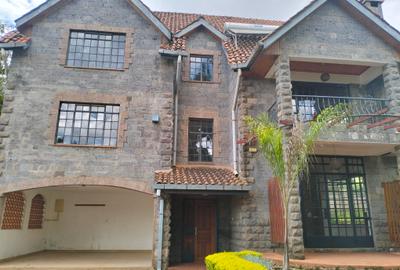 5 Bed Townhouse with En Suite in Lavington