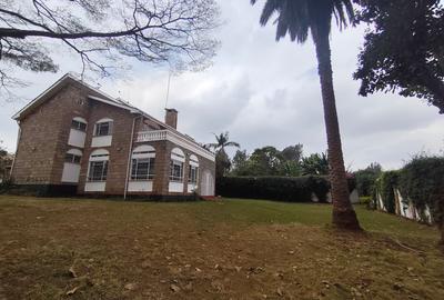 6 Bed House with En Suite in Garden Estate - 2