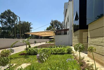 5 Bed Townhouse with En Suite in Lavington