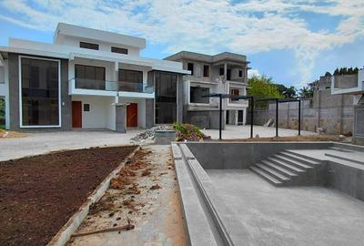 4 Bed Villa with En Suite at 4&5Bedroom For Sale And Rent - 4