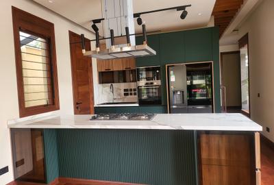 4 Bed Villa with En Suite in Runda - 3