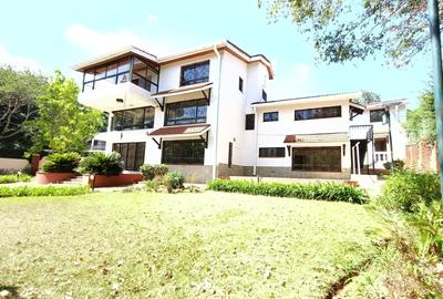 6 Bed House with En Suite in Gigiri