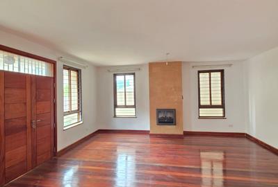 5 Bed Townhouse with En Suite at Lavington - 3