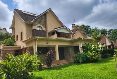 5 Bed Townhouse with En Suite in Rosslyn - 2