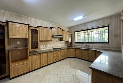 4 Bed Townhouse with En Suite in Westlands Area - 3