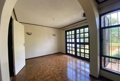 4 Bed Townhouse with En Suite in Kileleshwa - 4