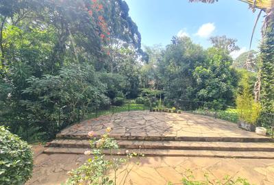 6 Bed House with En Suite at Nyari - 2