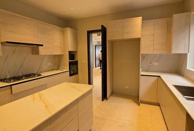 5 Bed Townhouse with En Suite at Manyani Estate. - 4