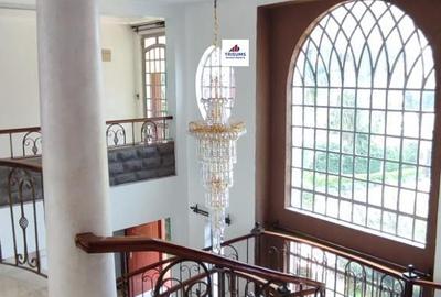 6 Bed House with En Suite in Nyari - 4
