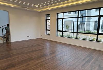 5 Bed Villa with En Suite in Lavington - 2