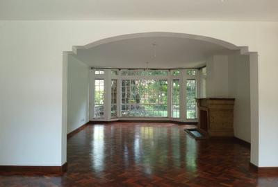 5 Bed Townhouse with En Suite in Rosslyn - 4