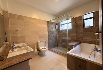 3 Bed Apartment with En Suite in General Mathenge