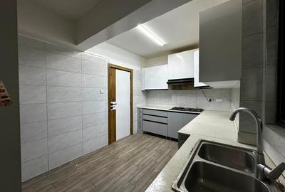 3 Bed Apartment with En Suite at 6Th Parklands Avenue - 4