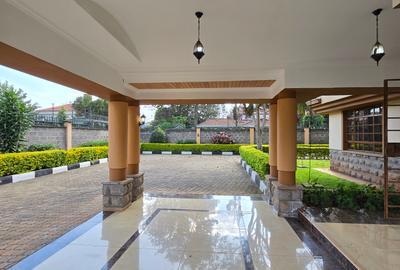 5 Bed House with En Suite in Runda - 3