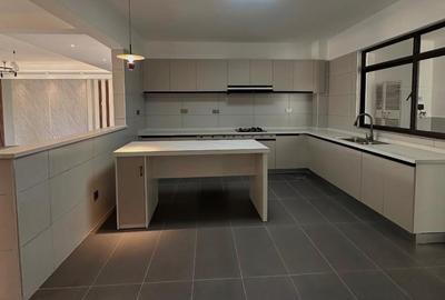 4 Bed Apartment with En Suite in Kileleshwa - 4