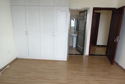 3 Bed Apartment with En Suite in Kilimani - 4