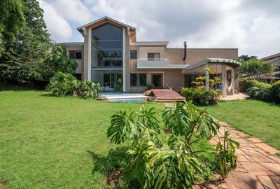 5 Bed House with En Suite at Magnolia Lakeside