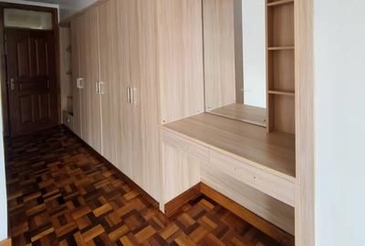2 Bed Apartment with En Suite at Othaya Road - 3