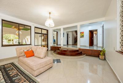 5 Bed Townhouse at Beach Road - 4