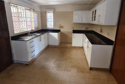 4 Bed Townhouse with Staff Quarters in Kileleshwa - 2