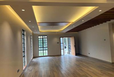 4 Bed Townhouse with En Suite in General Mathenge - 3