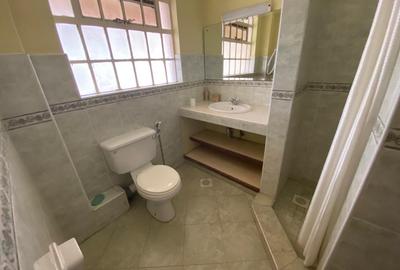 4 Bed Apartment with En Suite at Kilimani - 3