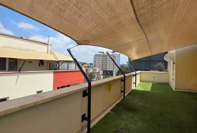 4 Bed Apartment with En Suite at Brookside Drive - 2