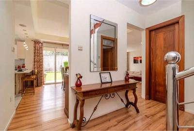 5 Bed Townhouse with En Suite in Runda - 3