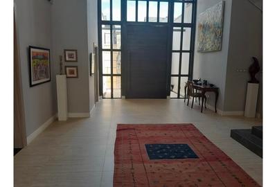 5 Bed Villa with En Suite in Runda - 2