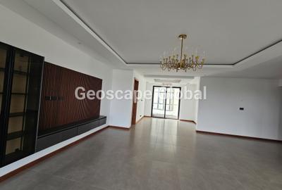 4 Bed Apartment with En Suite in Riverside