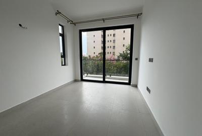 2 Bed Apartment with En Suite in Brookside - 3