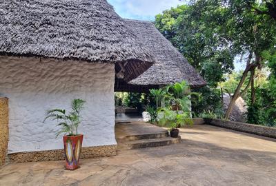 1 Bed Villa with En Suite at La-Marina - 4