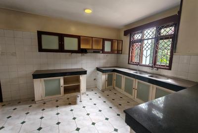 4 Bed Townhouse with En Suite in Lavington - 4