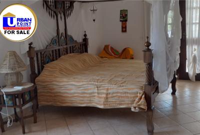3 Bed Villa with En Suite in Watamu - 3